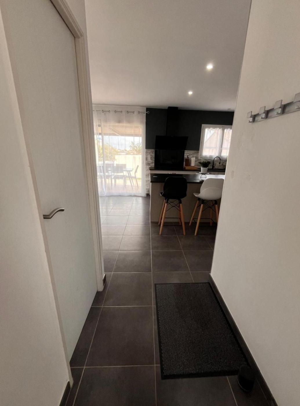 Maison 8 Couchages Clim, Plage A Pied, Petite Piscine ปอร์-ลา-นูแวลล์ ภายนอก รูปภาพ